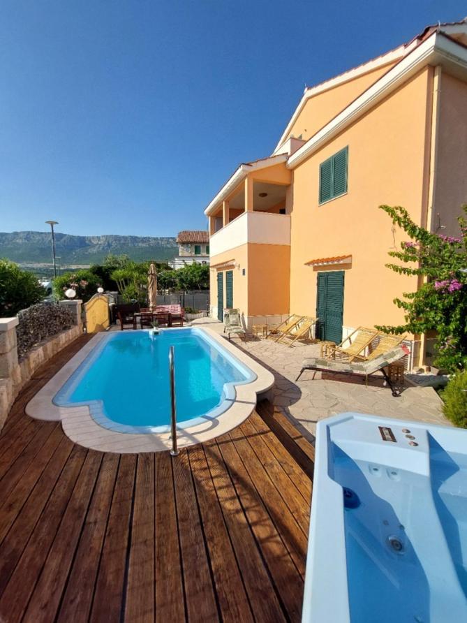 Apartments Maris Vranjic Bagian luar foto