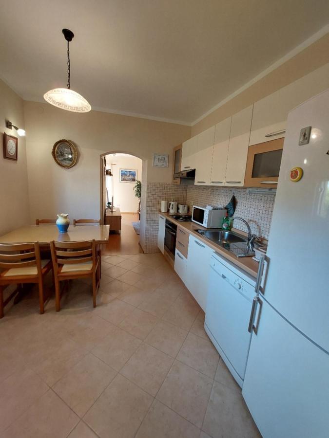 Apartments Maris Vranjic Bagian luar foto