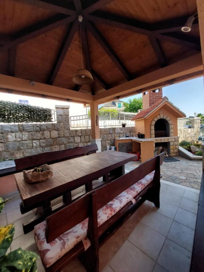 Apartments Maris Vranjic Bagian luar foto