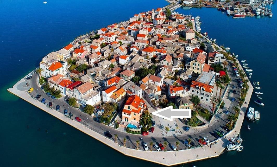 Apartments Maris Vranjic Bagian luar foto