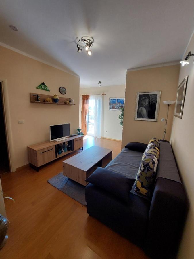 Apartments Maris Vranjic Bagian luar foto