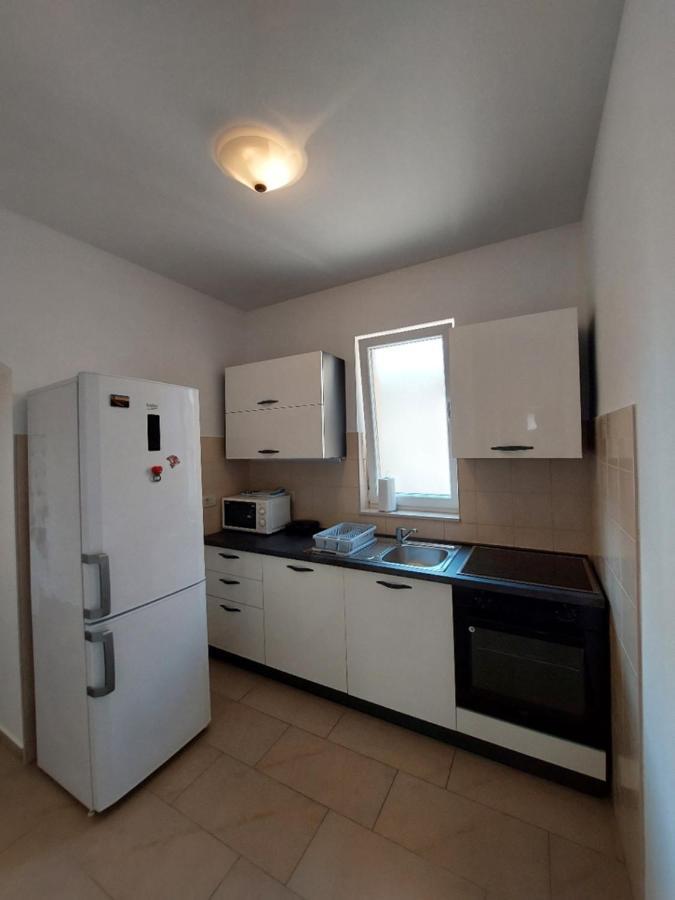 Apartments Maris Vranjic Bagian luar foto