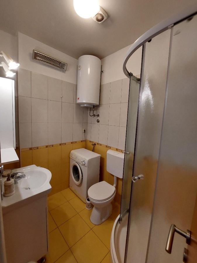 Apartments Maris Vranjic Bagian luar foto