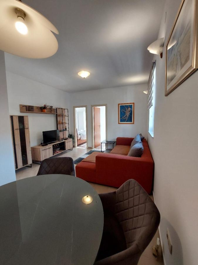 Apartments Maris Vranjic Bagian luar foto